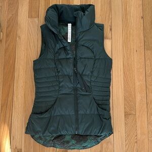 Lululemon forest green light weight polyester filled vest size 6